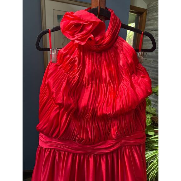 Mac Duggal Women's Rosette Halter Chiffon Evening Gown Size 24 - Picture 6 of 16